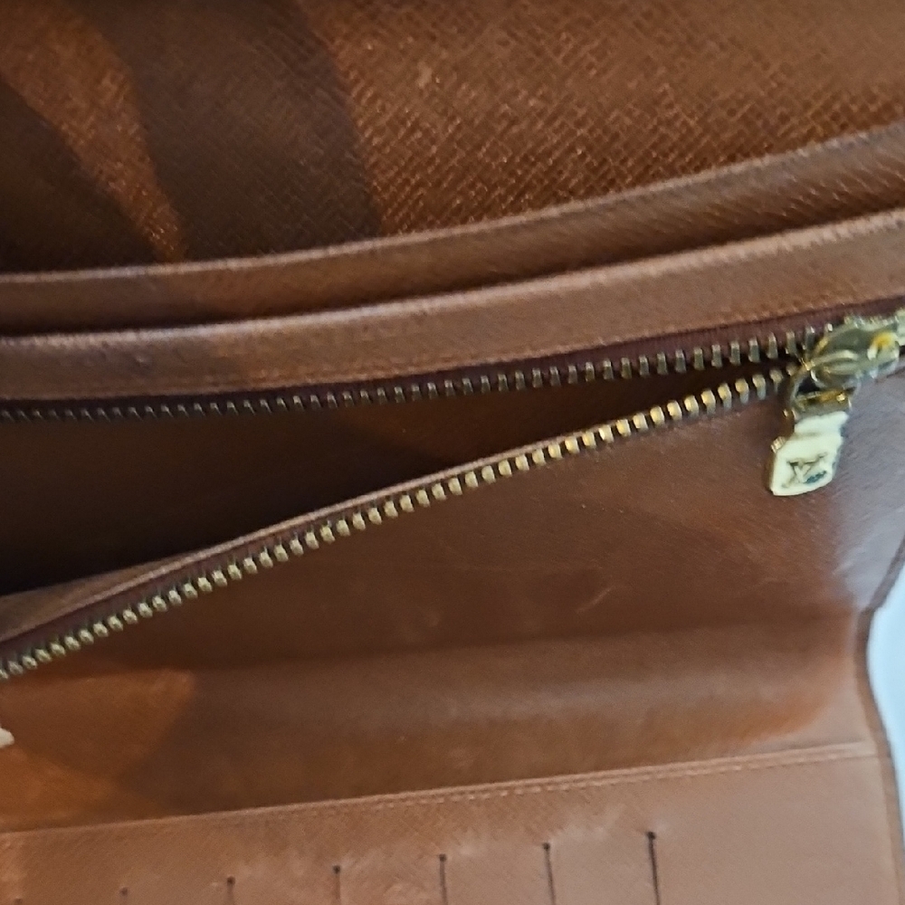 Louis Vuitton Brown and Gold Monogram Clutch - Picture 7 of 8